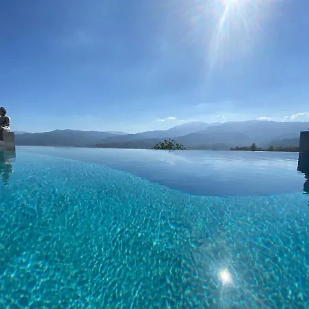 Casa Eden - Mountain View, Infinity Pool Pensión *