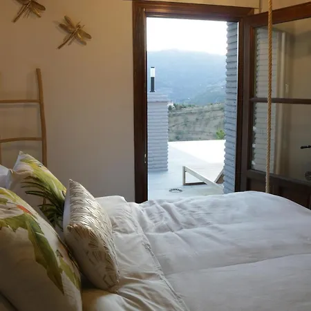 Casa Eden - Mountain View, Infinity Pool Penzion *